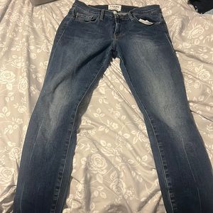 This jeans that are Frame denim jeans size 28